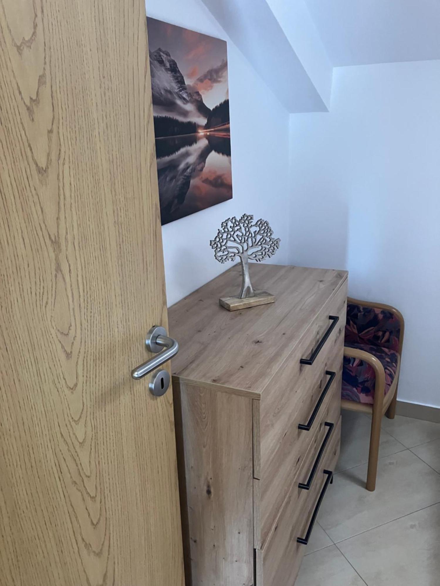 Apartman Voch Zambratija  Exteriör bild